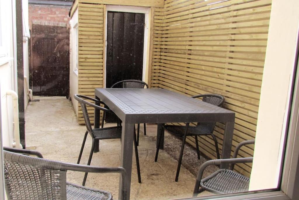 Welcoming Cottage In Chichester Near City Centre Exterior foto